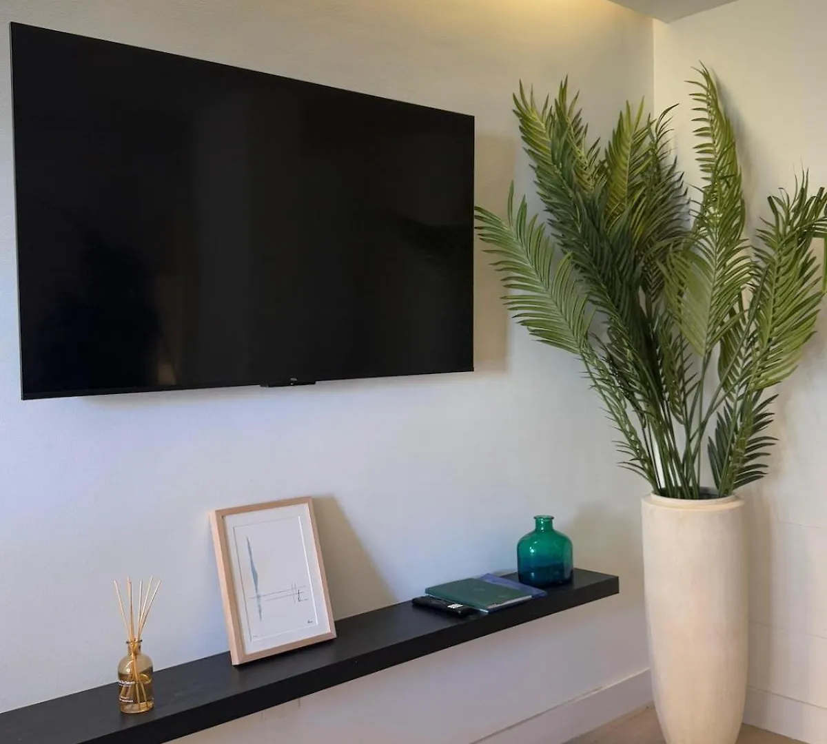 Apartamento Con Terraza Soho Centro マラガ アパート