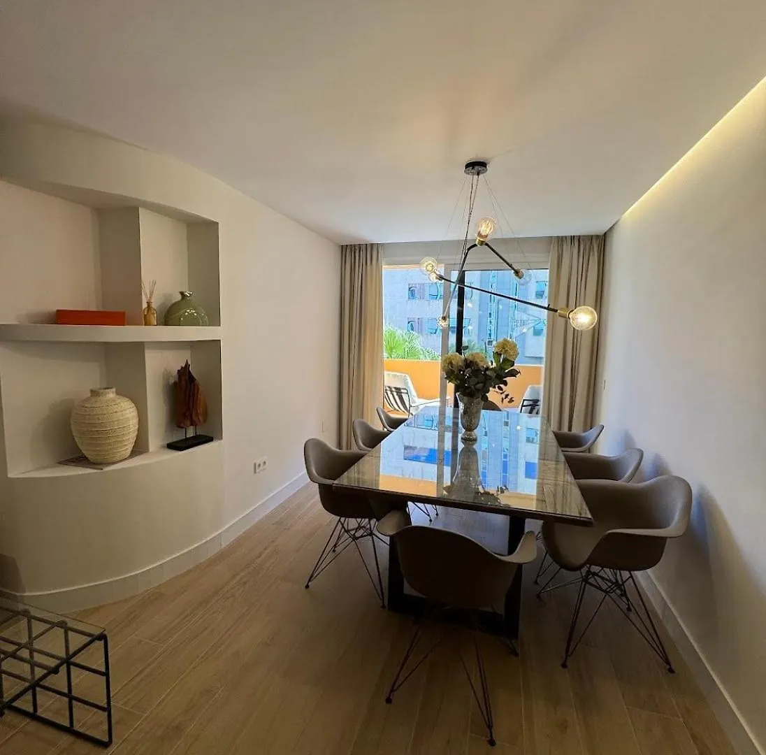 Apartamento Con Terraza Soho Centro マラガ