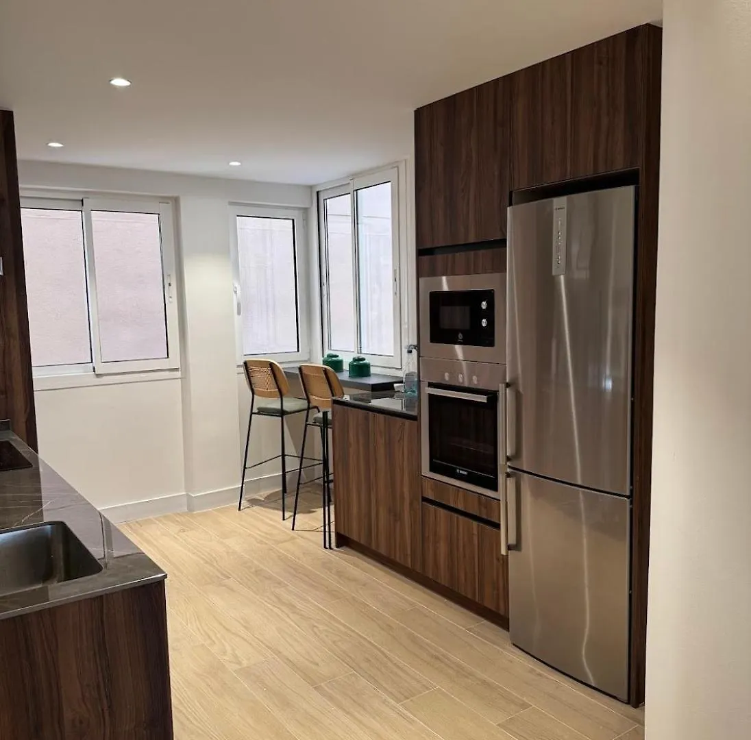 Apartamento Con Terraza Soho Centro マラガ